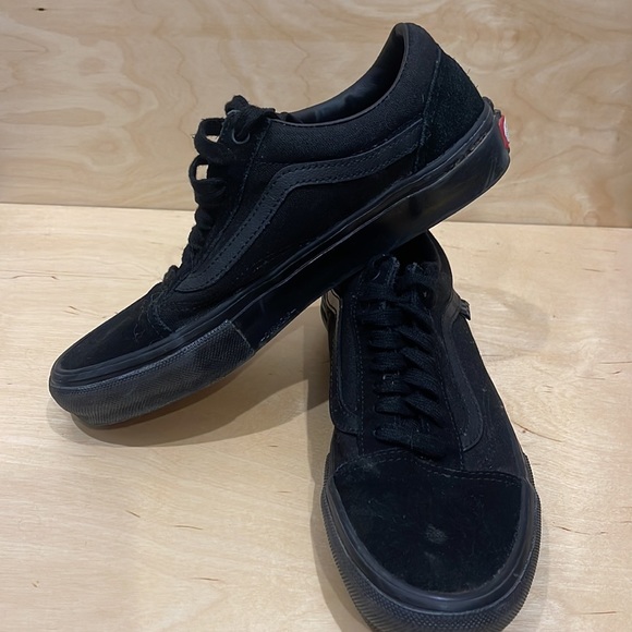 Men’s Vans - Picture 2 of 4